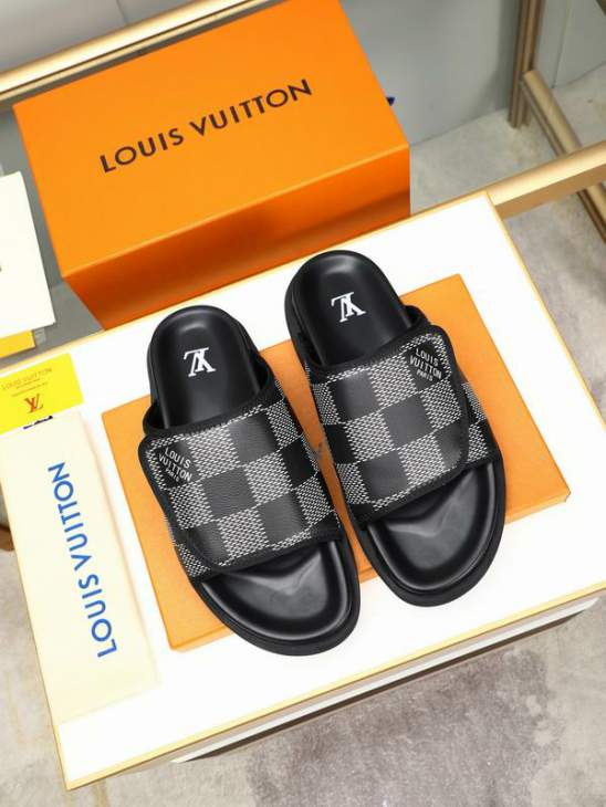 Picture of Louis Vuitton Slippers _SKULVsz38-46hnh0610933